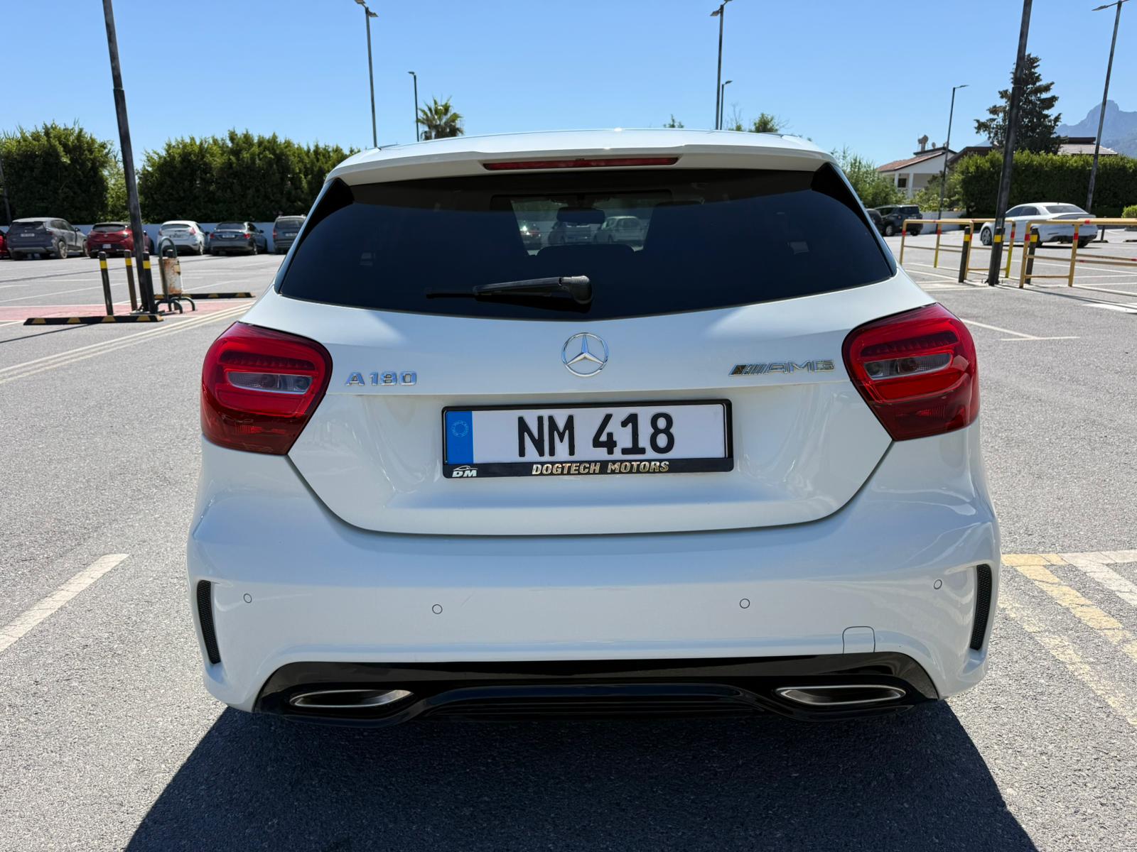 MERCEDES A180 AMG NIGHT EDITION