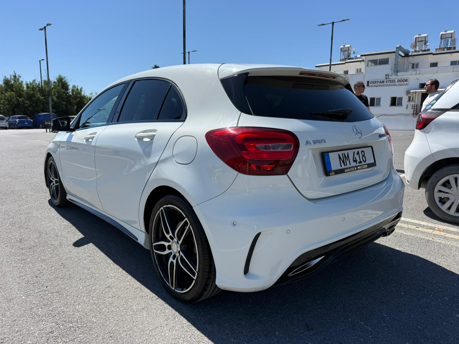 MERCEDES A180 AMG NIGHT EDITION