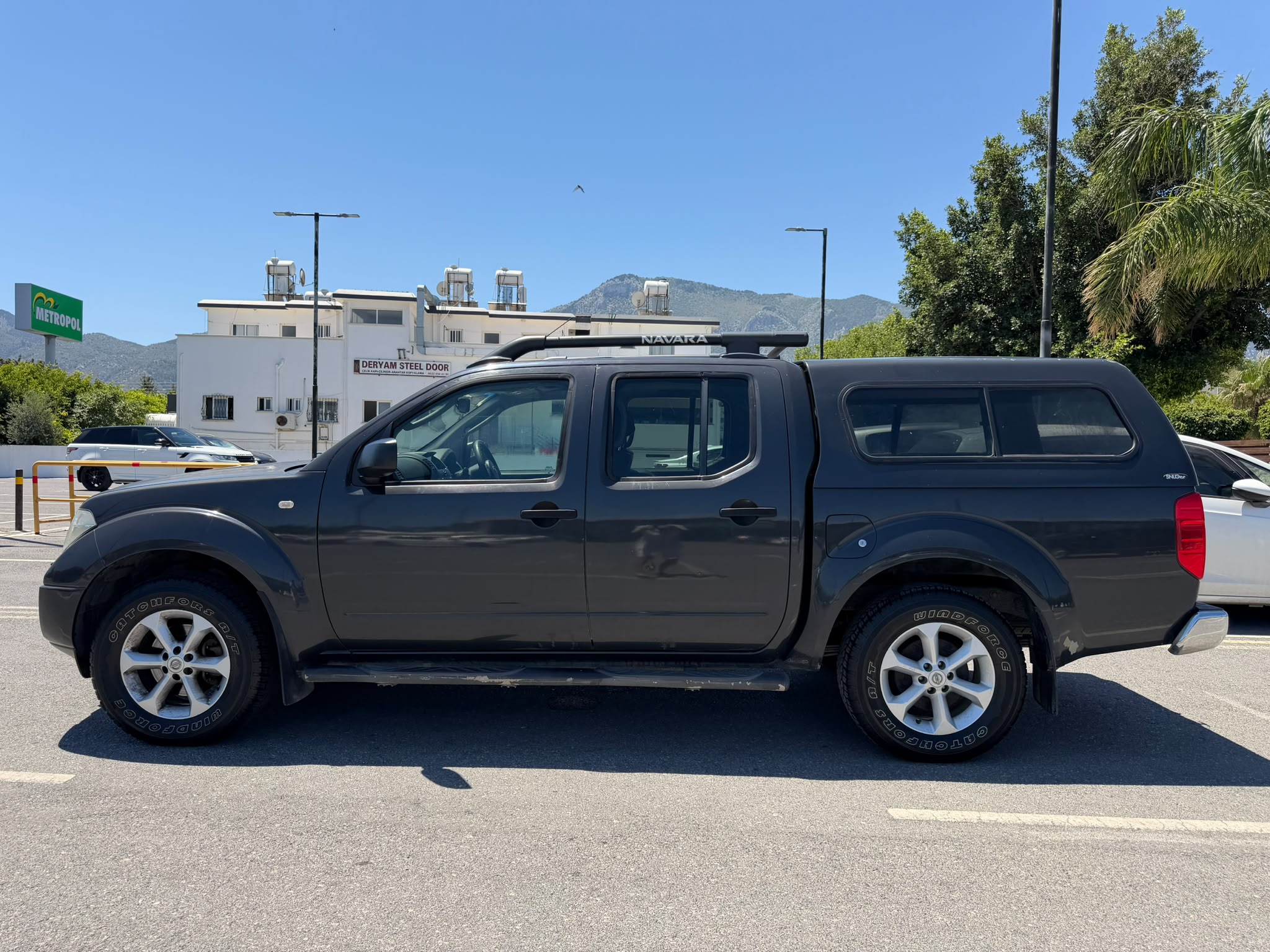 NISSAN NAVARA