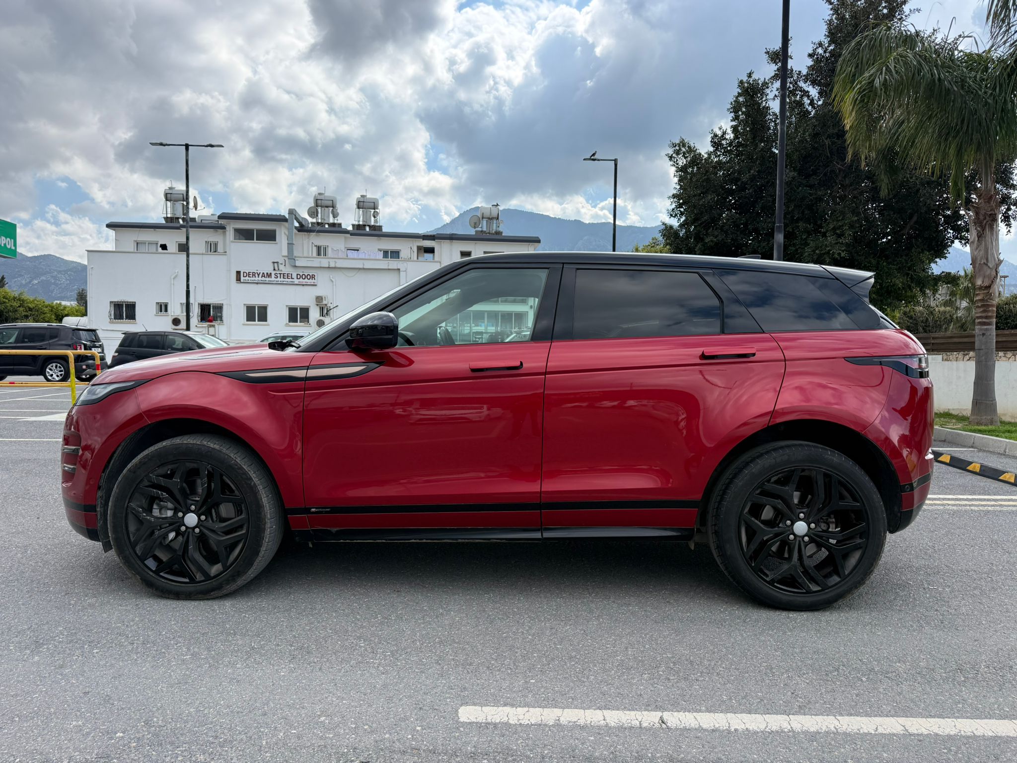 RANGE ROVER EVOQUE R-DYNAMIC