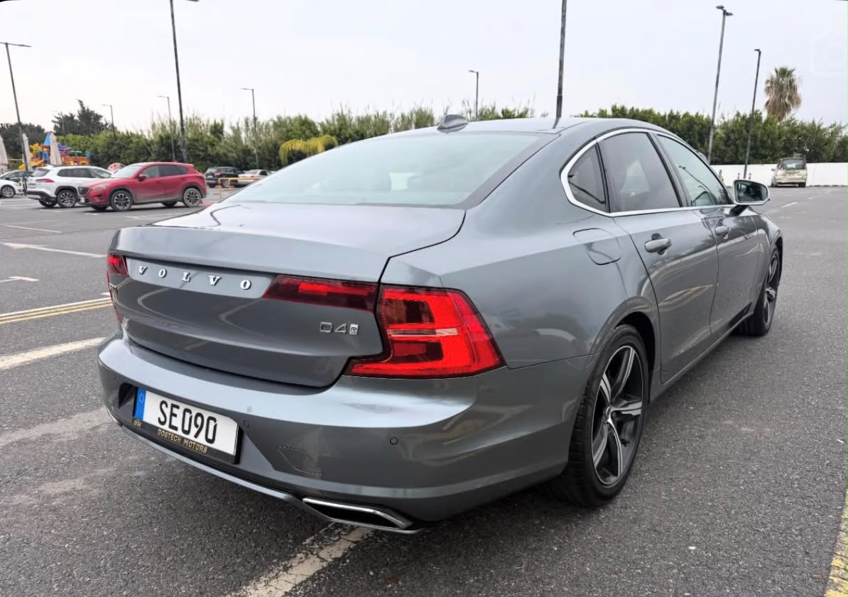 VOLVO S90 R-DESIGN