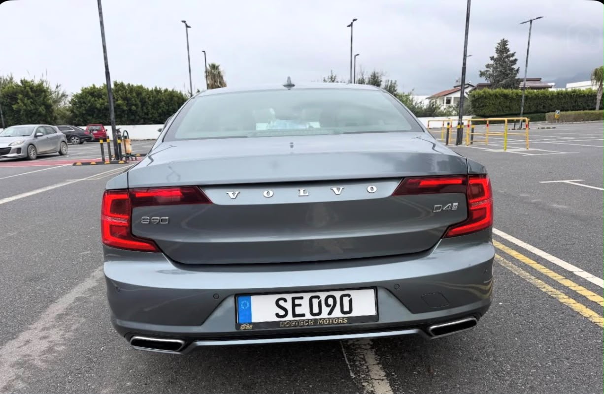 VOLVO S90 R-DESIGN