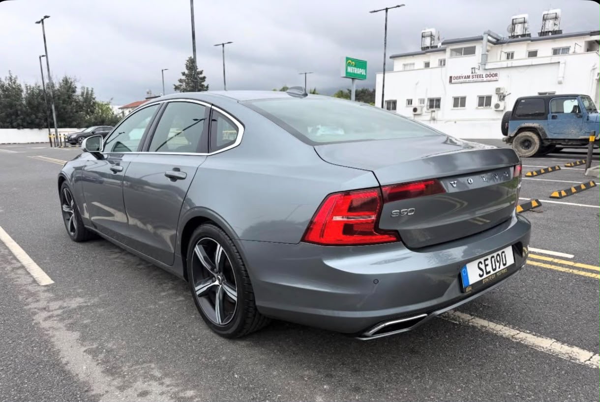 VOLVO S90 R-DESIGN