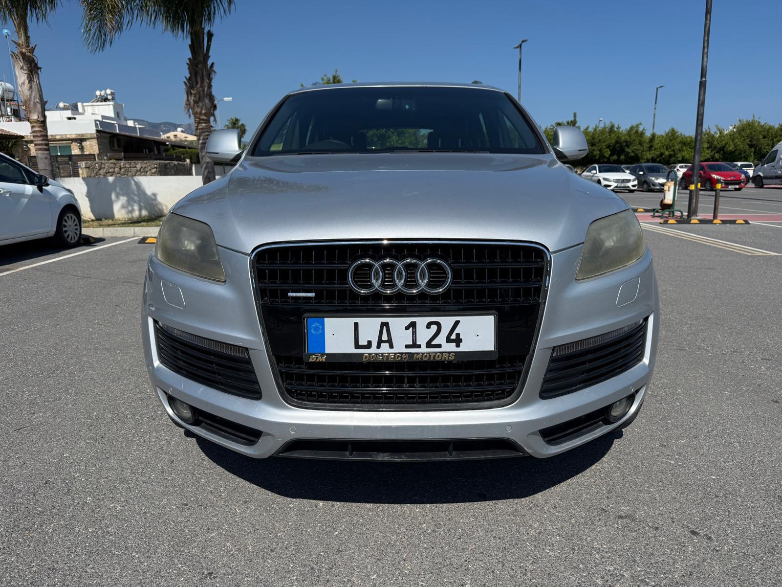 AUDI Q7 S-LINE