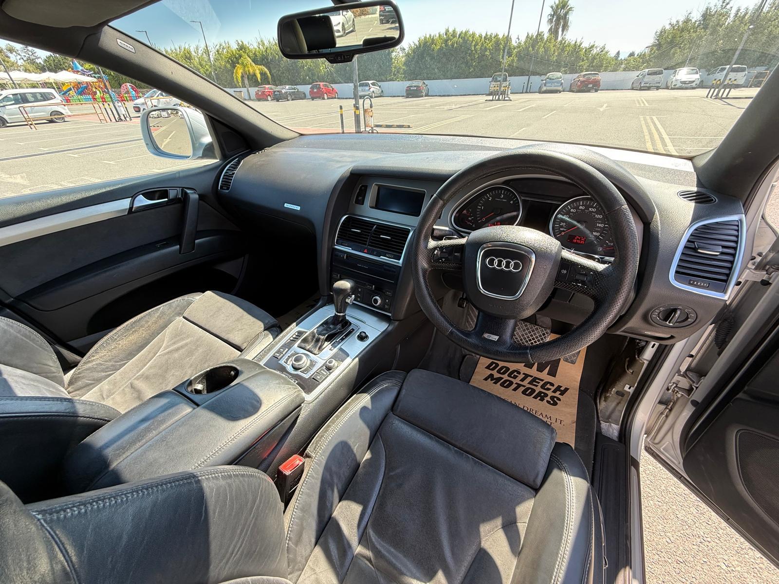 AUDI Q7 S-LINE