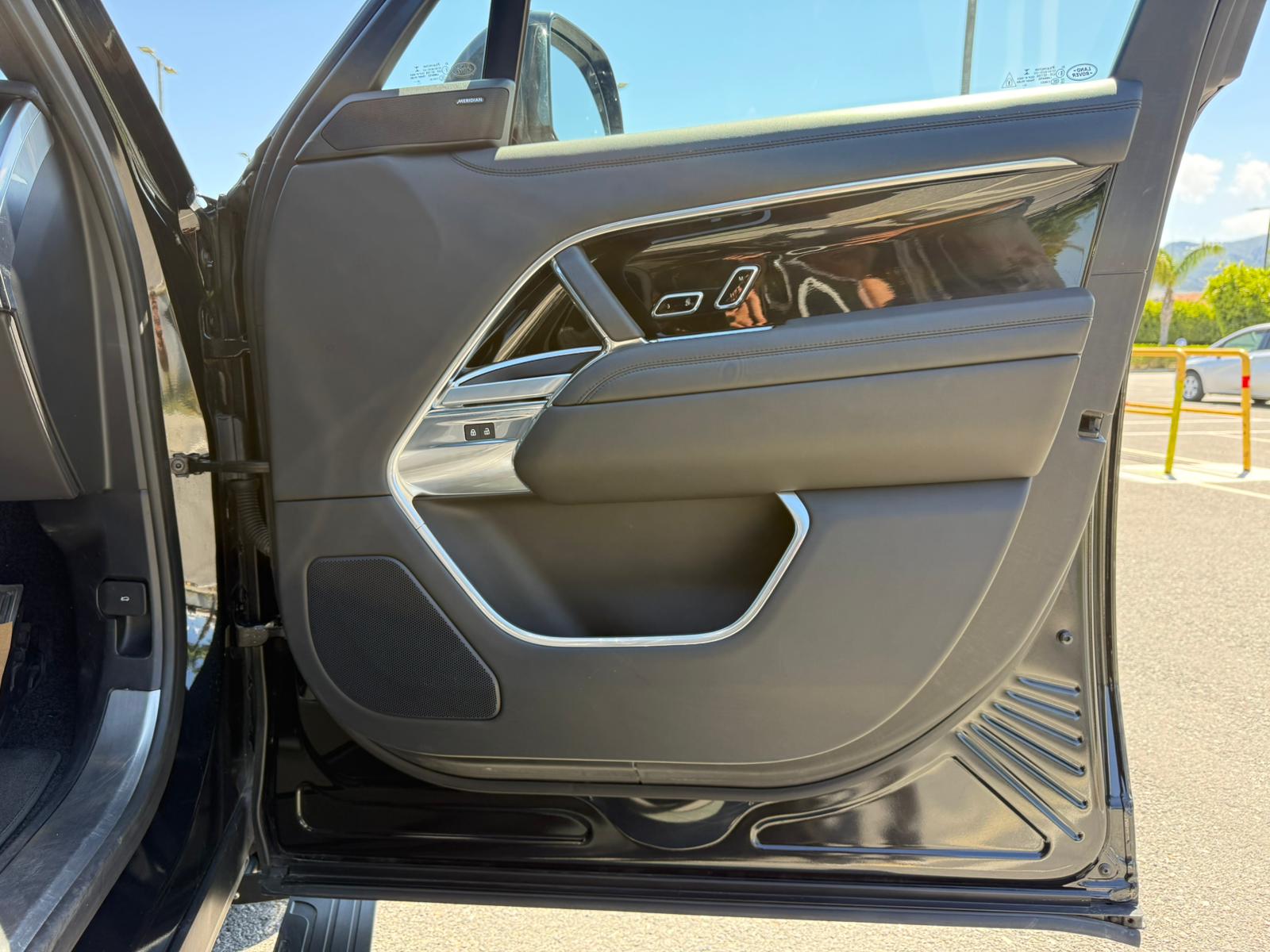 RANGE ROVER VOQUE P440