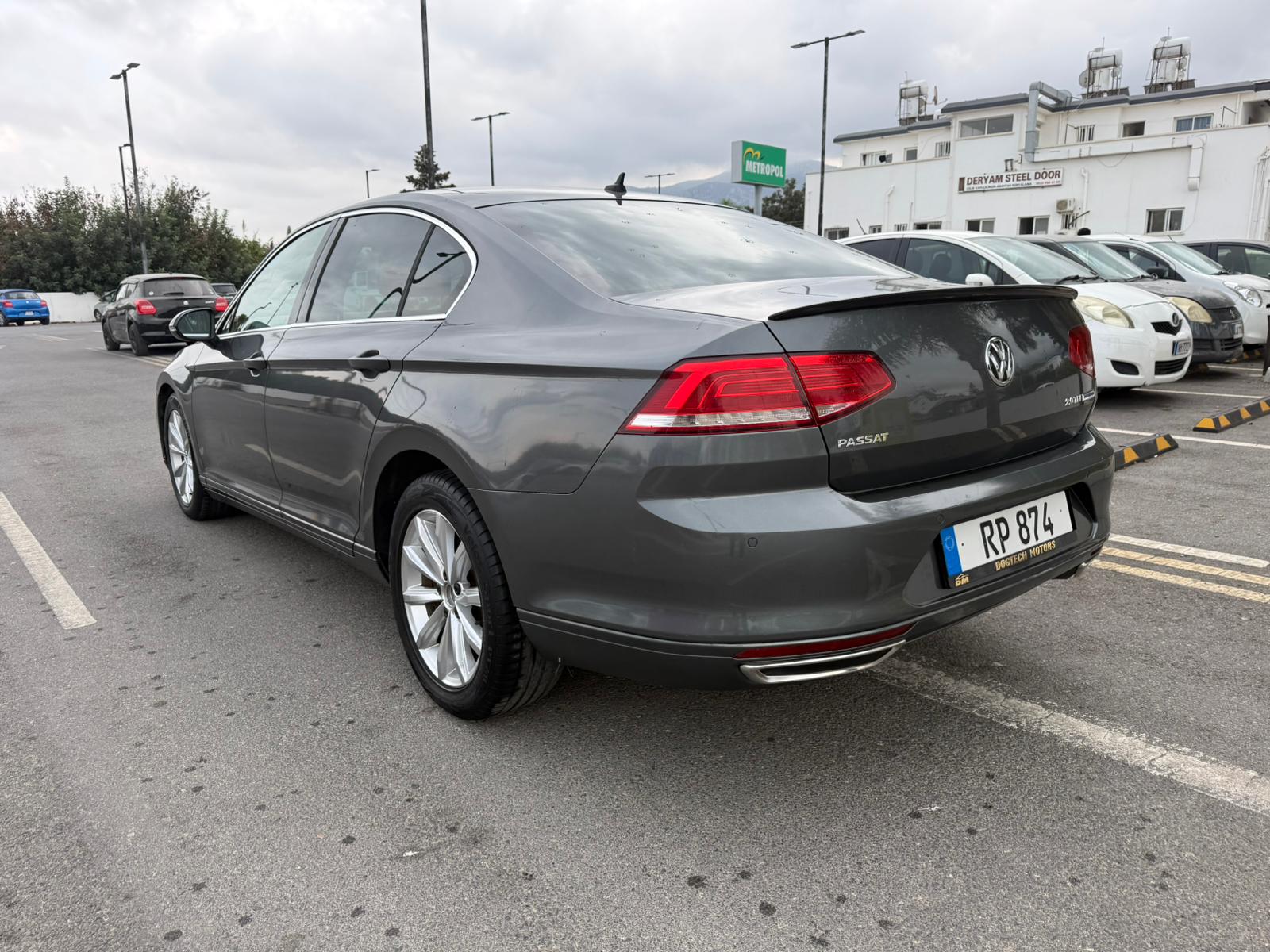 VOLKSWAGEN PASSAT