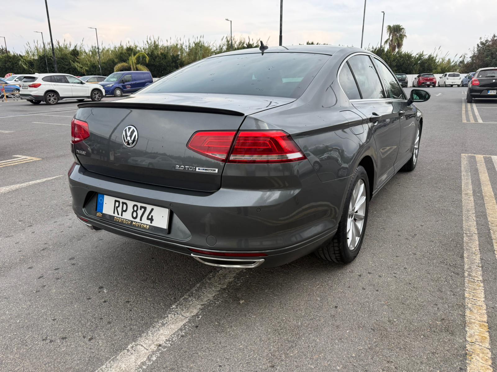 VOLKSWAGEN PASSAT