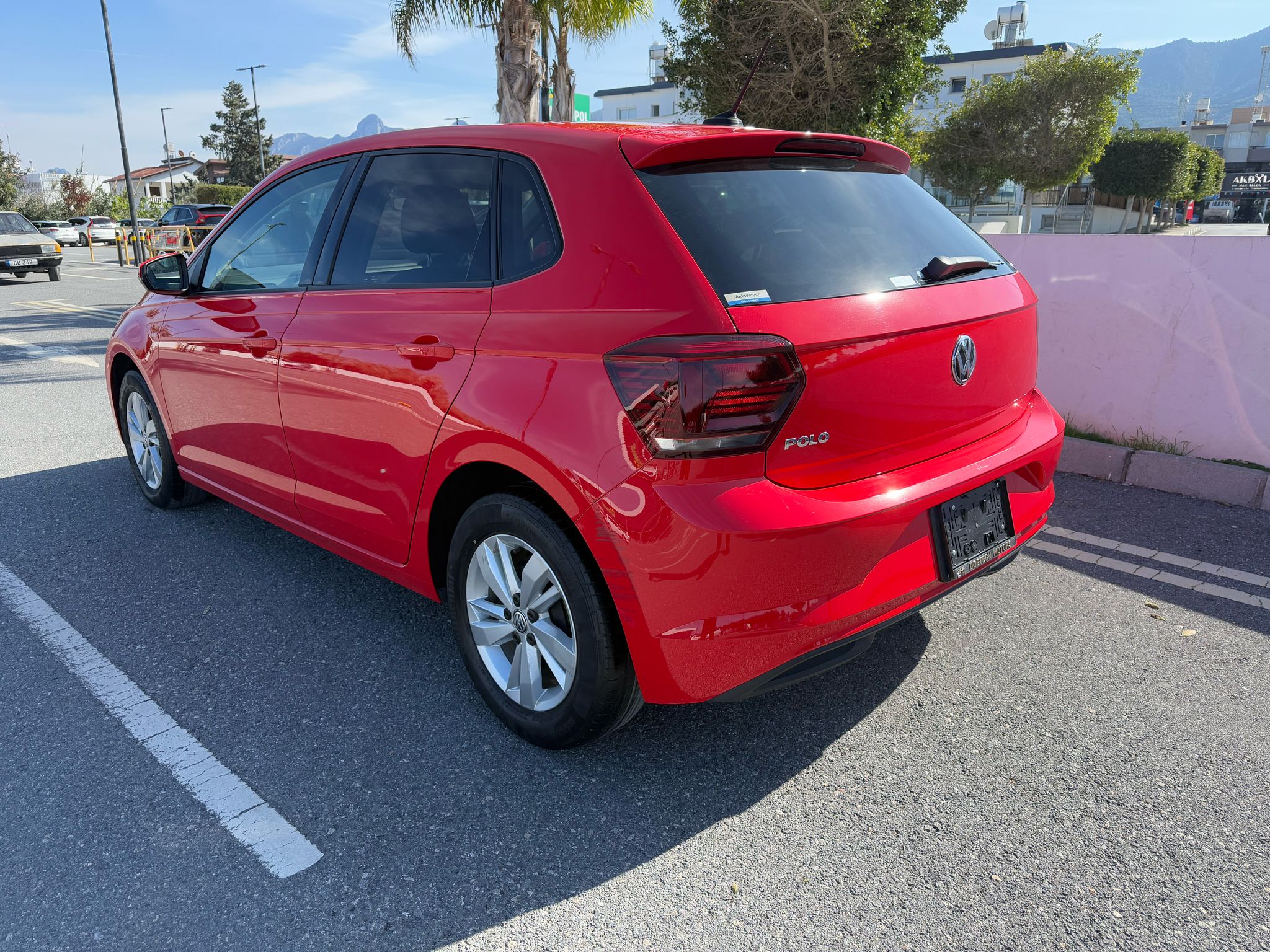 VOLKSWAGEN POLO