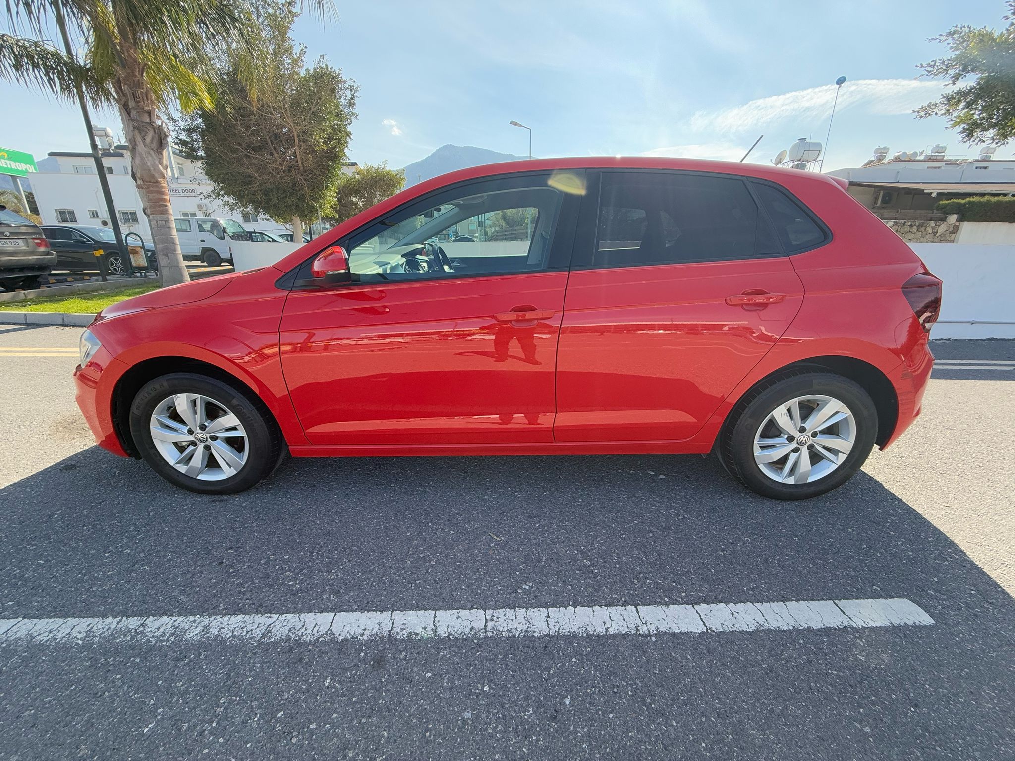 VOLKSWAGEN POLO