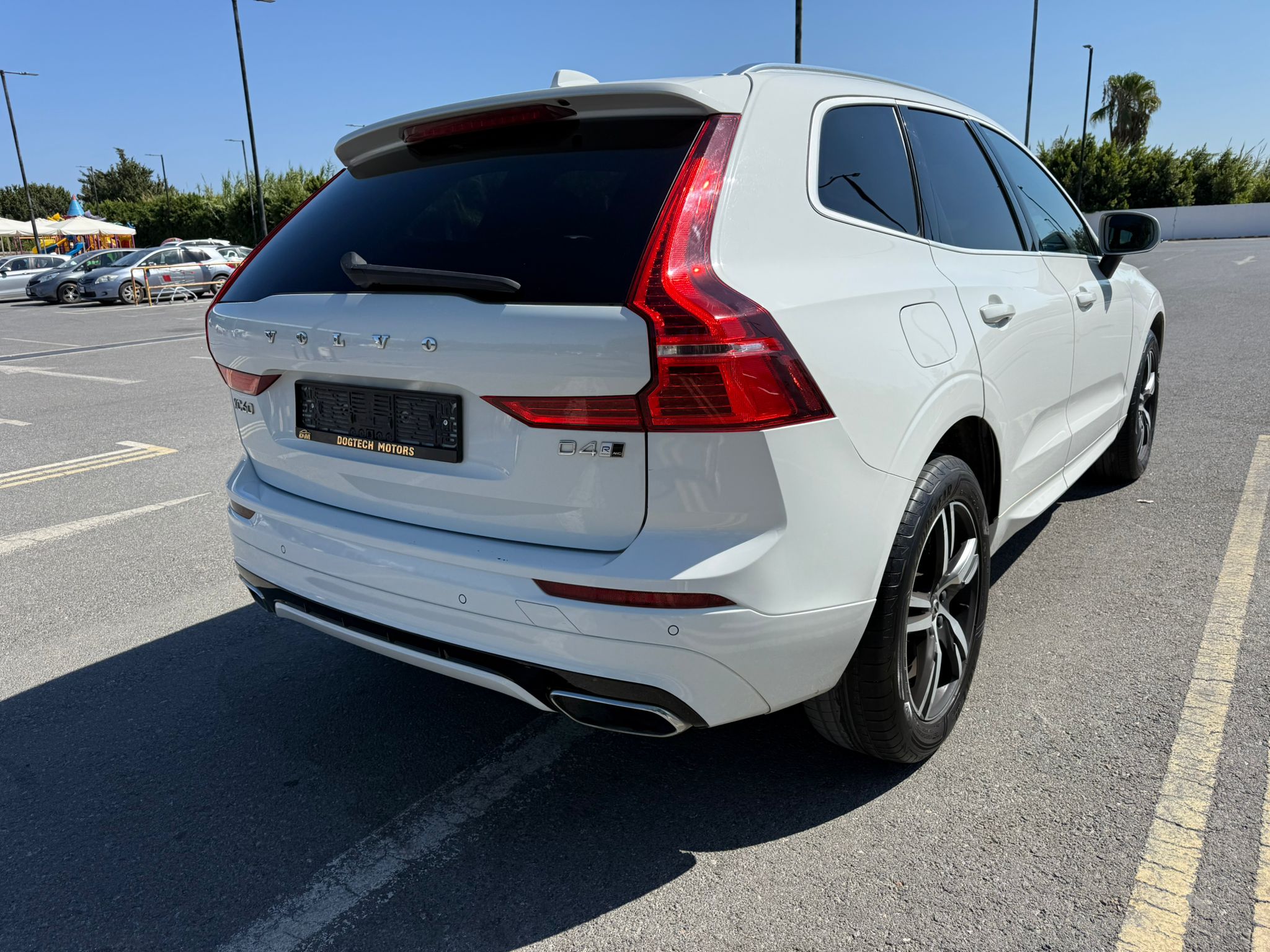 VOLVO XC 60 R-DESIGN