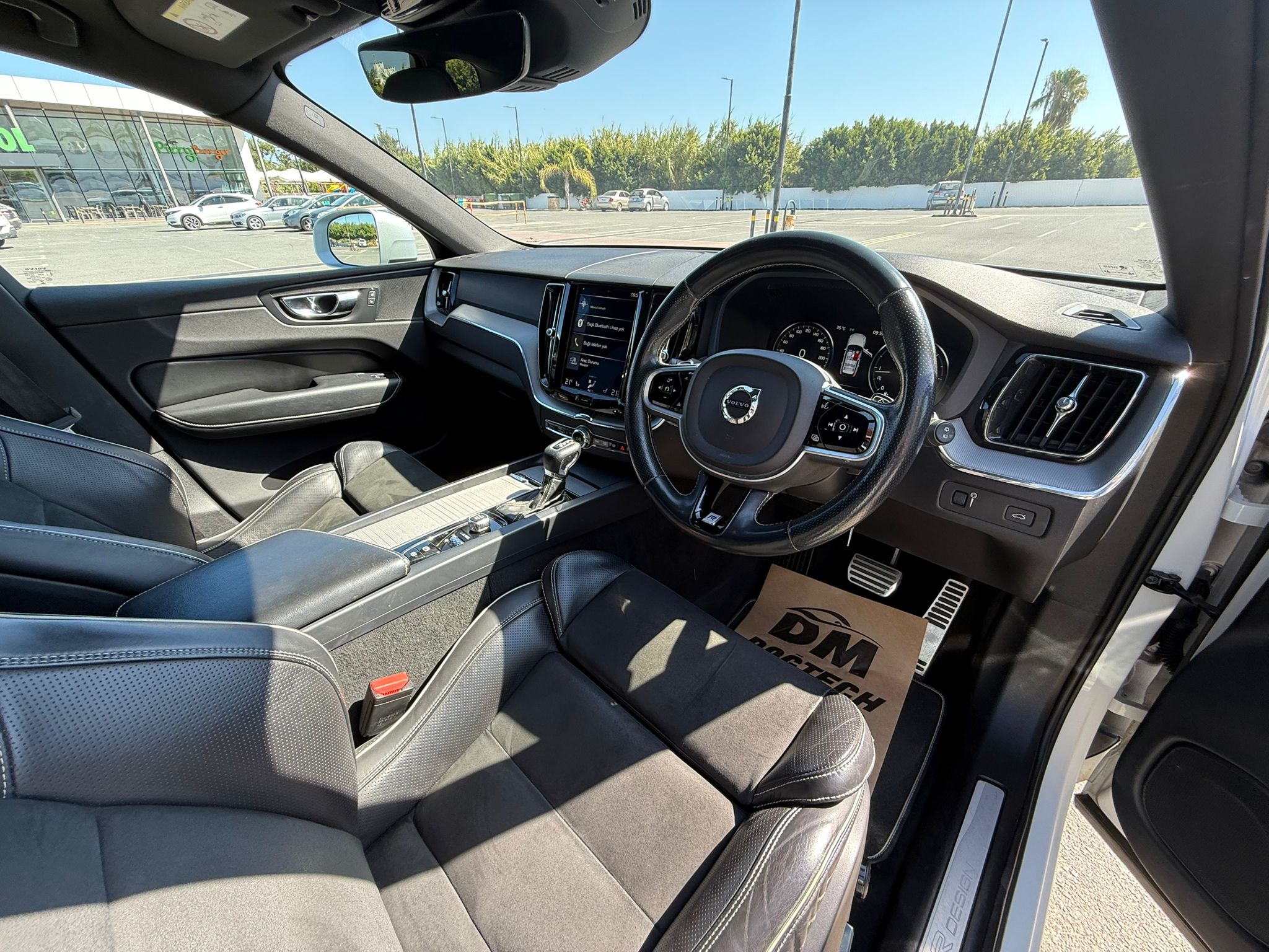 VOLVO XC 60 R-DESIGN