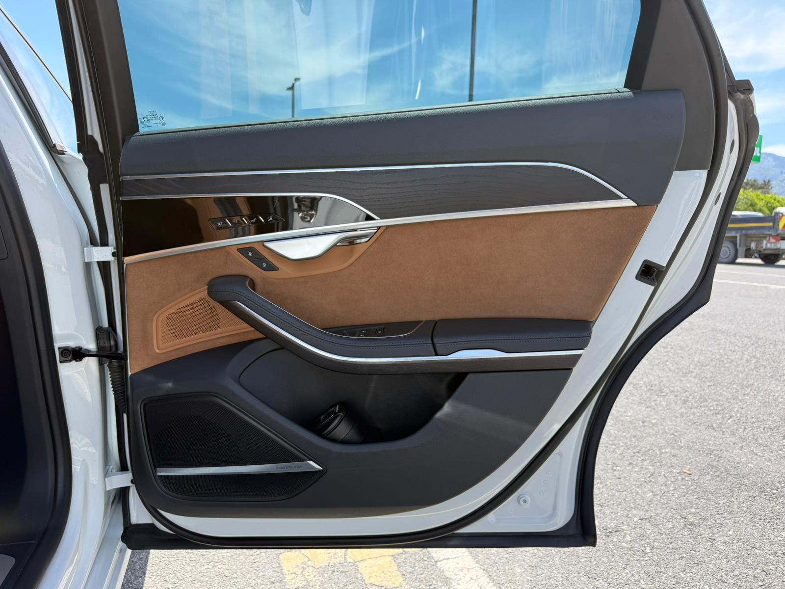 AUDI A8 QUARTTRO